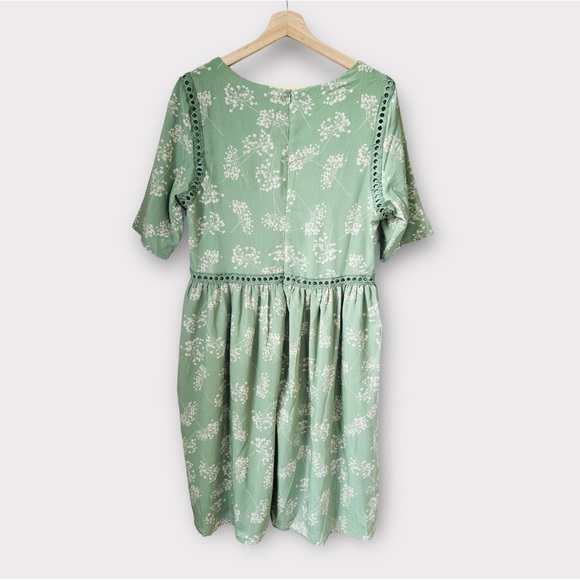 NWT JessaKae Sage Green Short Sleeve Flowy Knee Length Midi Dress, size M - Picture 2 of 7
